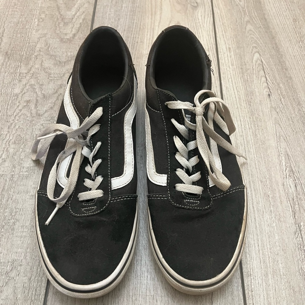 Vans Black and White Shoes - Size 11